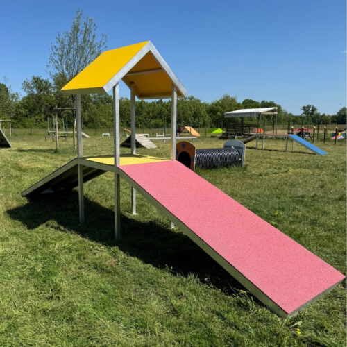 Obstacle avec toit - Gamme Agiloisirs - Canidefit : vue de trois quart