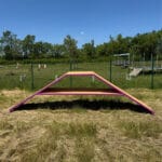 Palissade avec plateau - Gamme parcours santé - Canidefit : Vue de côté
