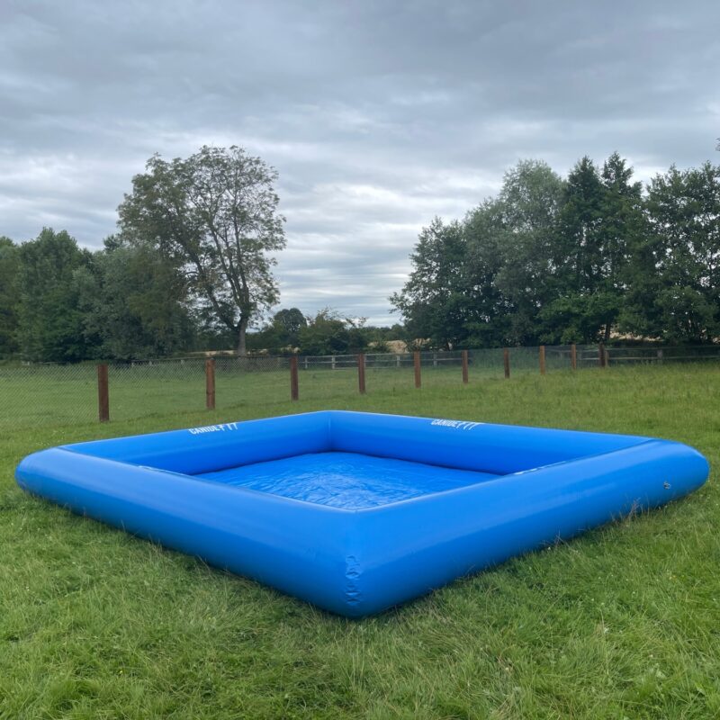 xr:d:DAGCZHrr0l8:8,j:7426860627020114555,t:24041412 Piscine pataugeoire - carrée